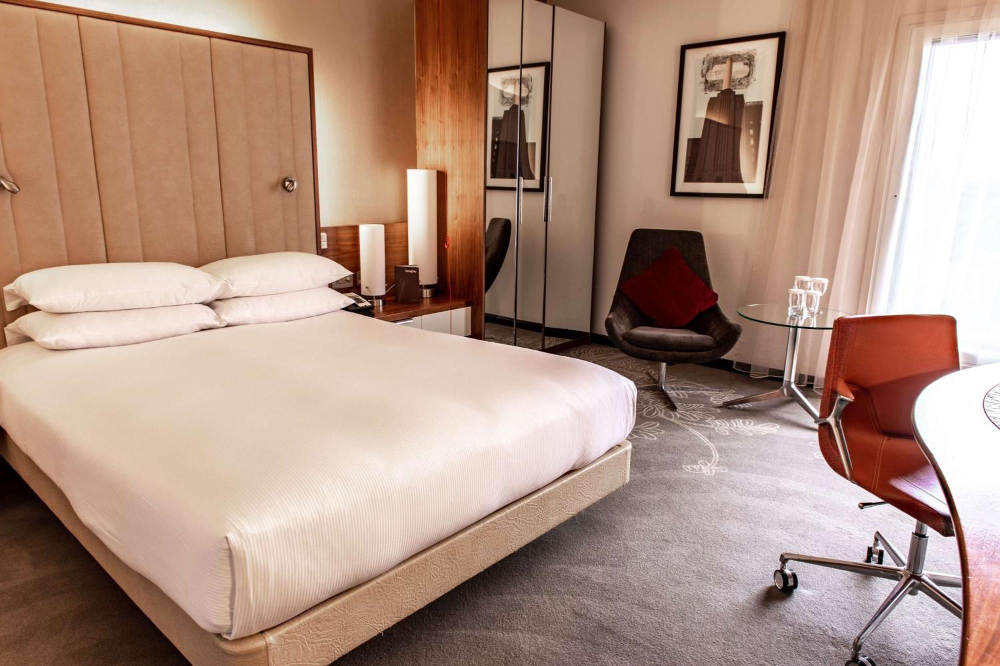 Hilton London Heathrow Airport Terminal 5 Hotel Hillingdon Luaran gambar